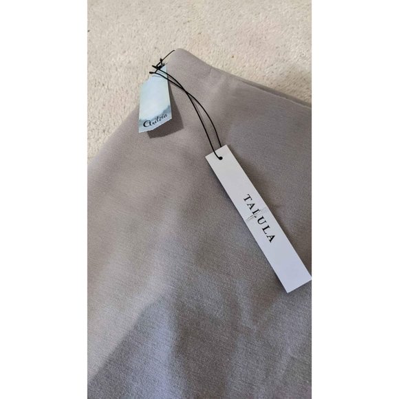 Aritzia skirt (S) - Picture 3 of 7
